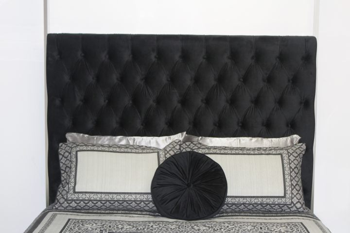 Alexandria King 4 Poster Bed Tufted Velluto Luxe Black velvet/Chrome