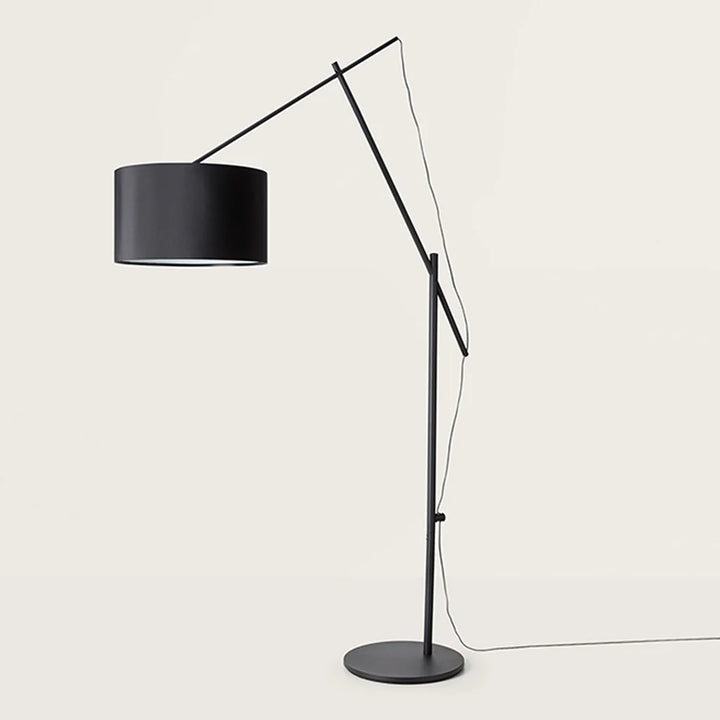 Ario Floor Lamp – Matt Black