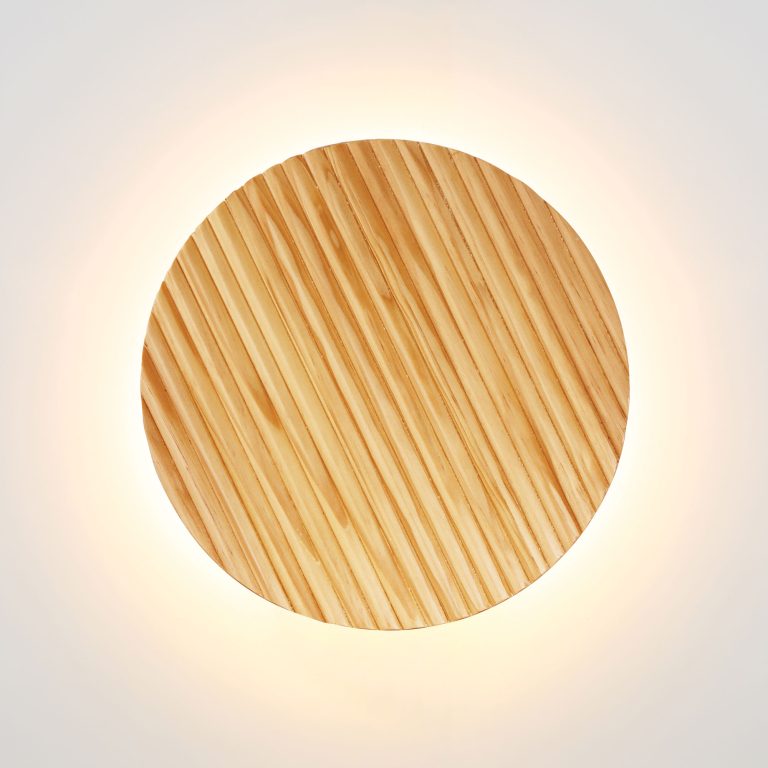 Dot.25 Cts Wall Light Scalloped Wood