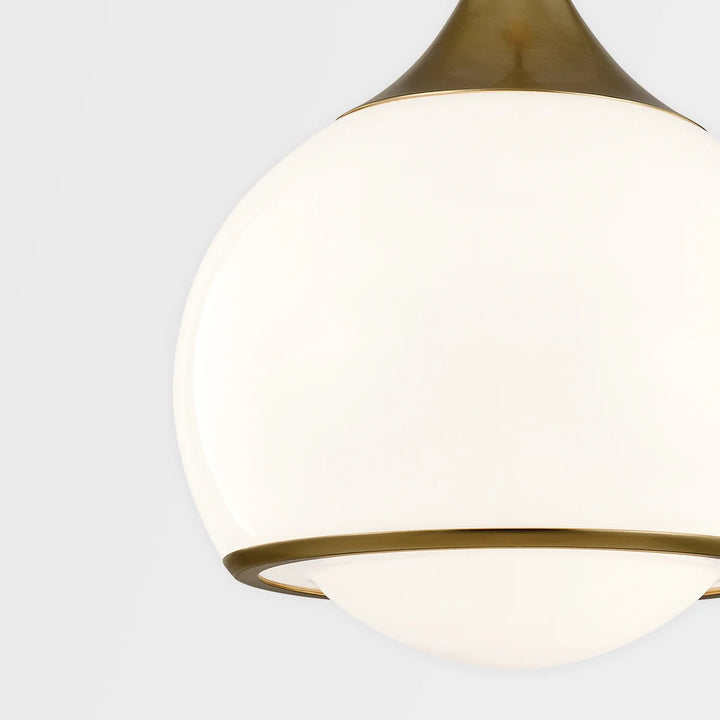 Reese Medium Pendant Light – Elegant and Versatile Design