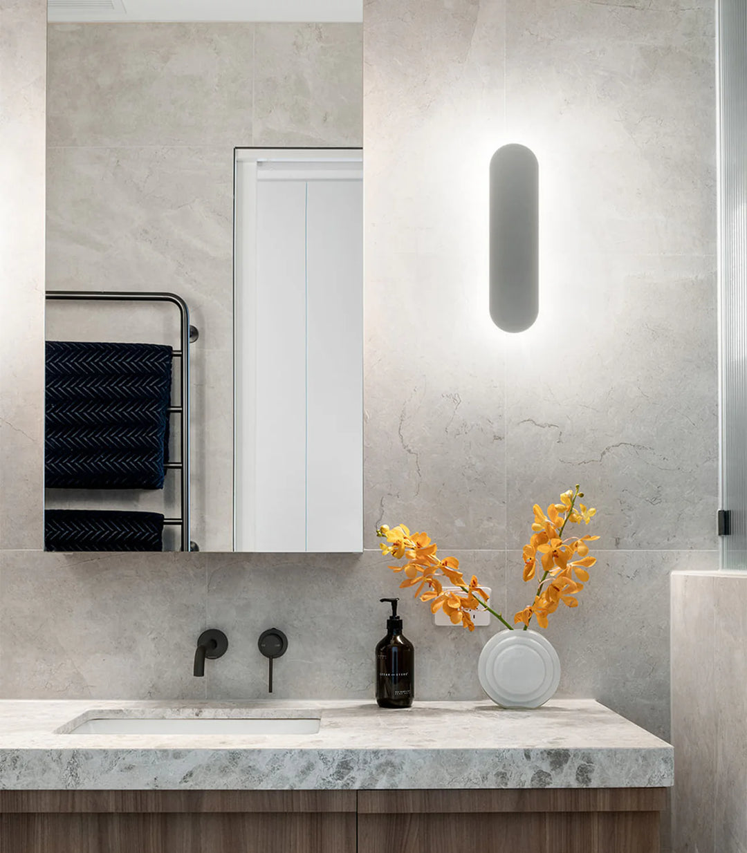 Shadow Long Wall Light – Sleek and Modern Illumination