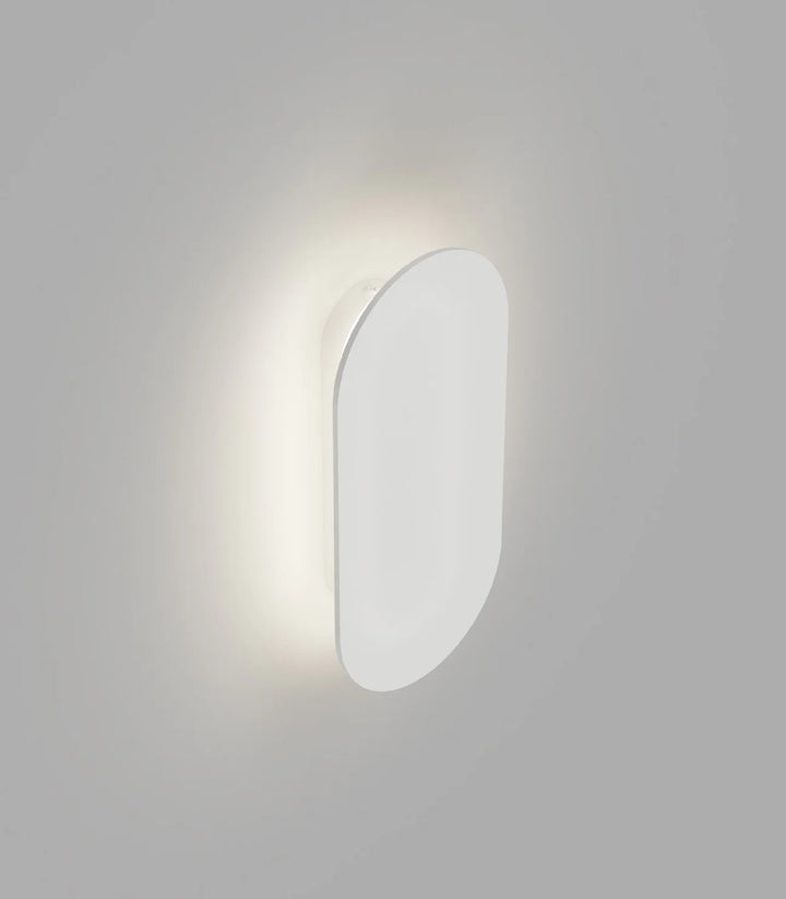 Shadow Mini Wall Light – Compact Elegance for Any Room